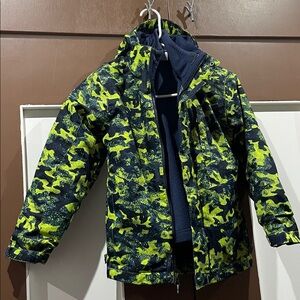 COLUMBIA Waterproof Winter Jacket for boys or girls perfect condition